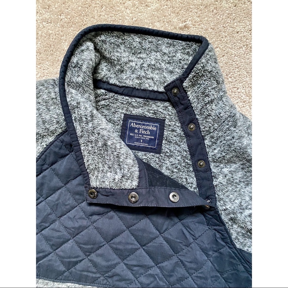 Abercrombie & Fitch Asymmetrical Snap-Up F…